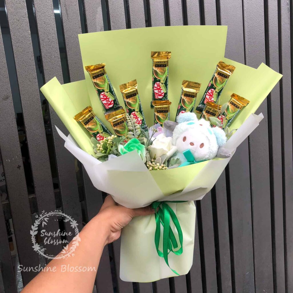 Bo-banh-keo-kitkat-10-matcha-xanh-la-va-gau-bong-bbk061