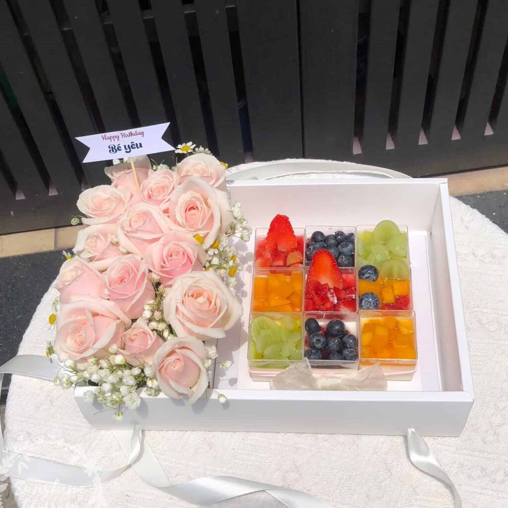 Combo-banh-panacota-va-hoa-hong-da-lat-tuoi-tone-hong-hfc155